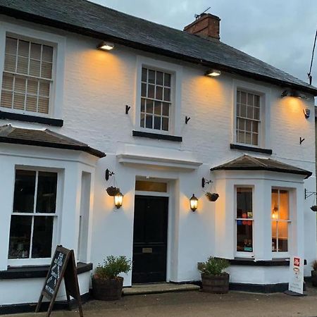 Hotel The Fox And Hounds Whittlebury Exteriér fotografie