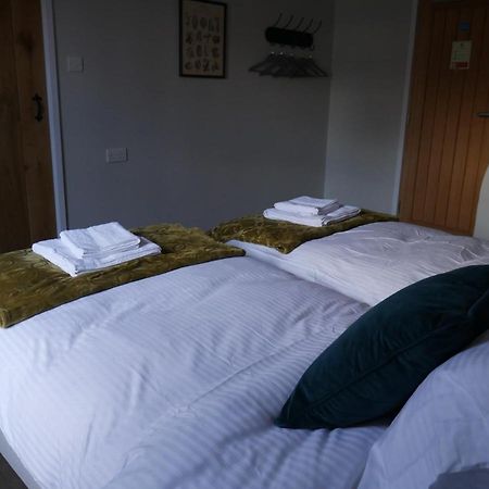 Hotel The Fox And Hounds Whittlebury Exteriér fotografie