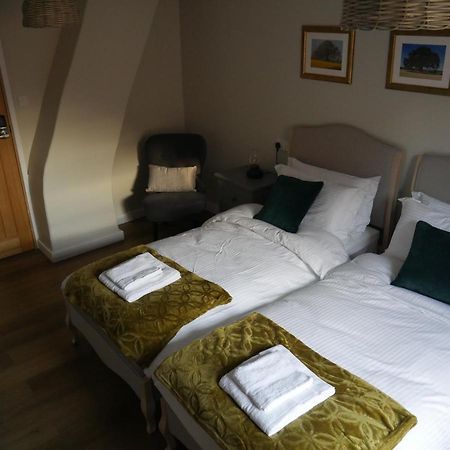 Hotel The Fox And Hounds Whittlebury Exteriér fotografie