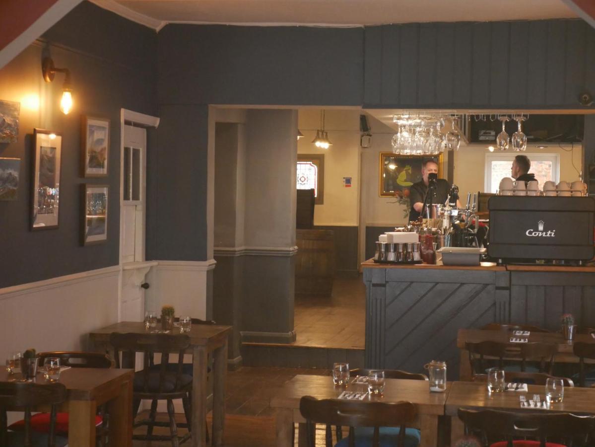 Hotel The Fox And Hounds Whittlebury Exteriér fotografie