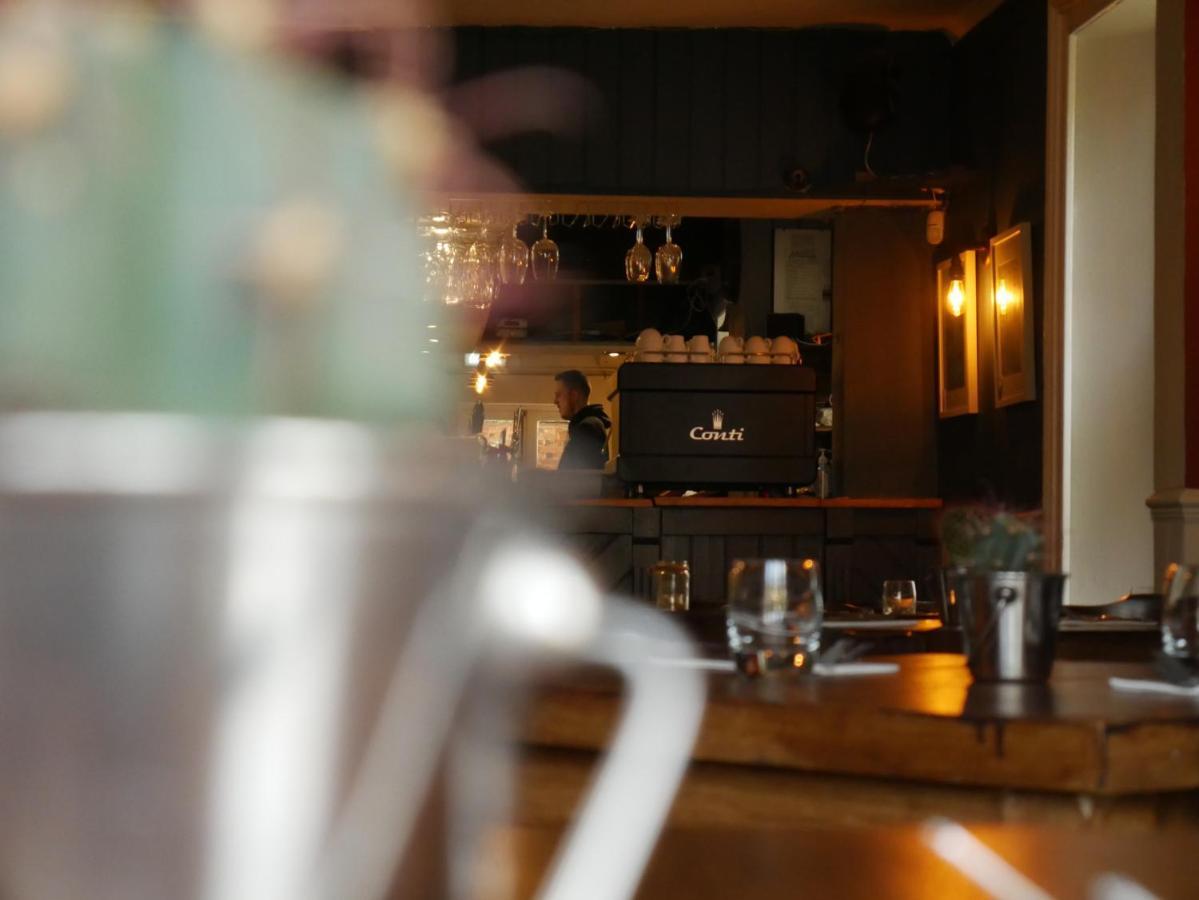 Hotel The Fox And Hounds Whittlebury Exteriér fotografie