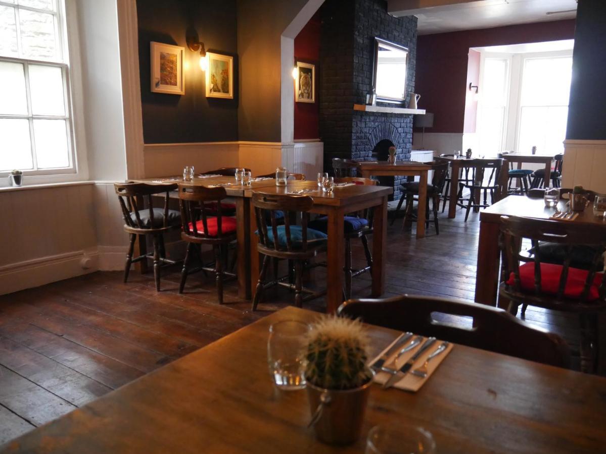 Hotel The Fox And Hounds Whittlebury Exteriér fotografie