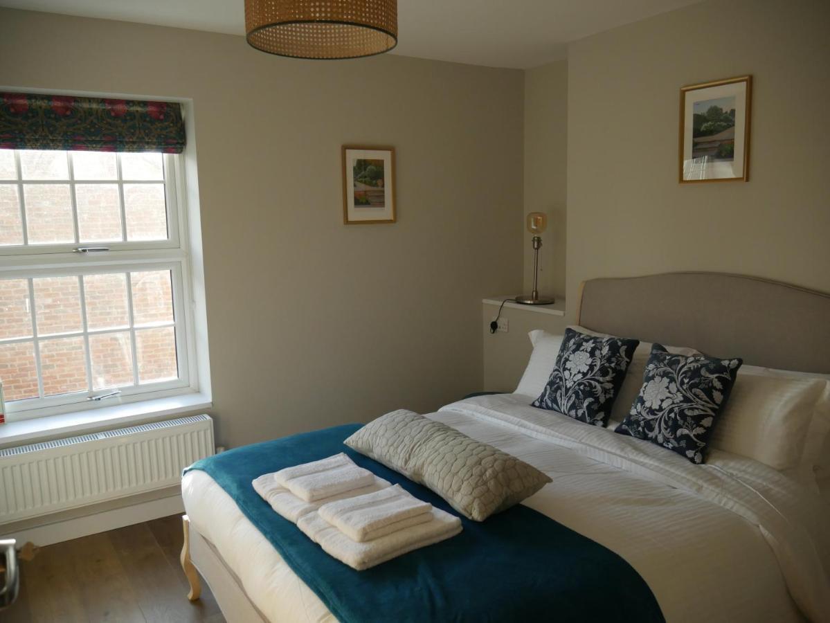 Hotel The Fox And Hounds Whittlebury Exteriér fotografie