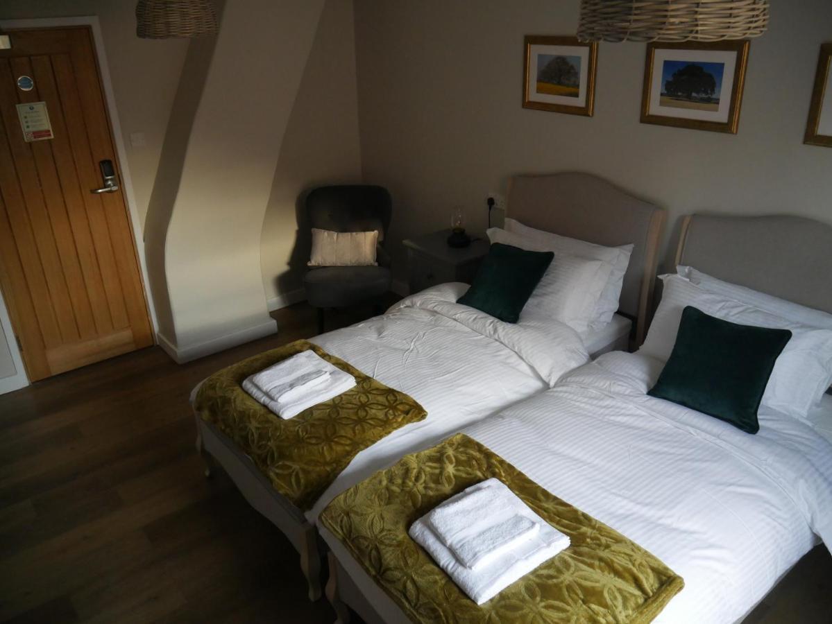 Hotel The Fox And Hounds Whittlebury Exteriér fotografie